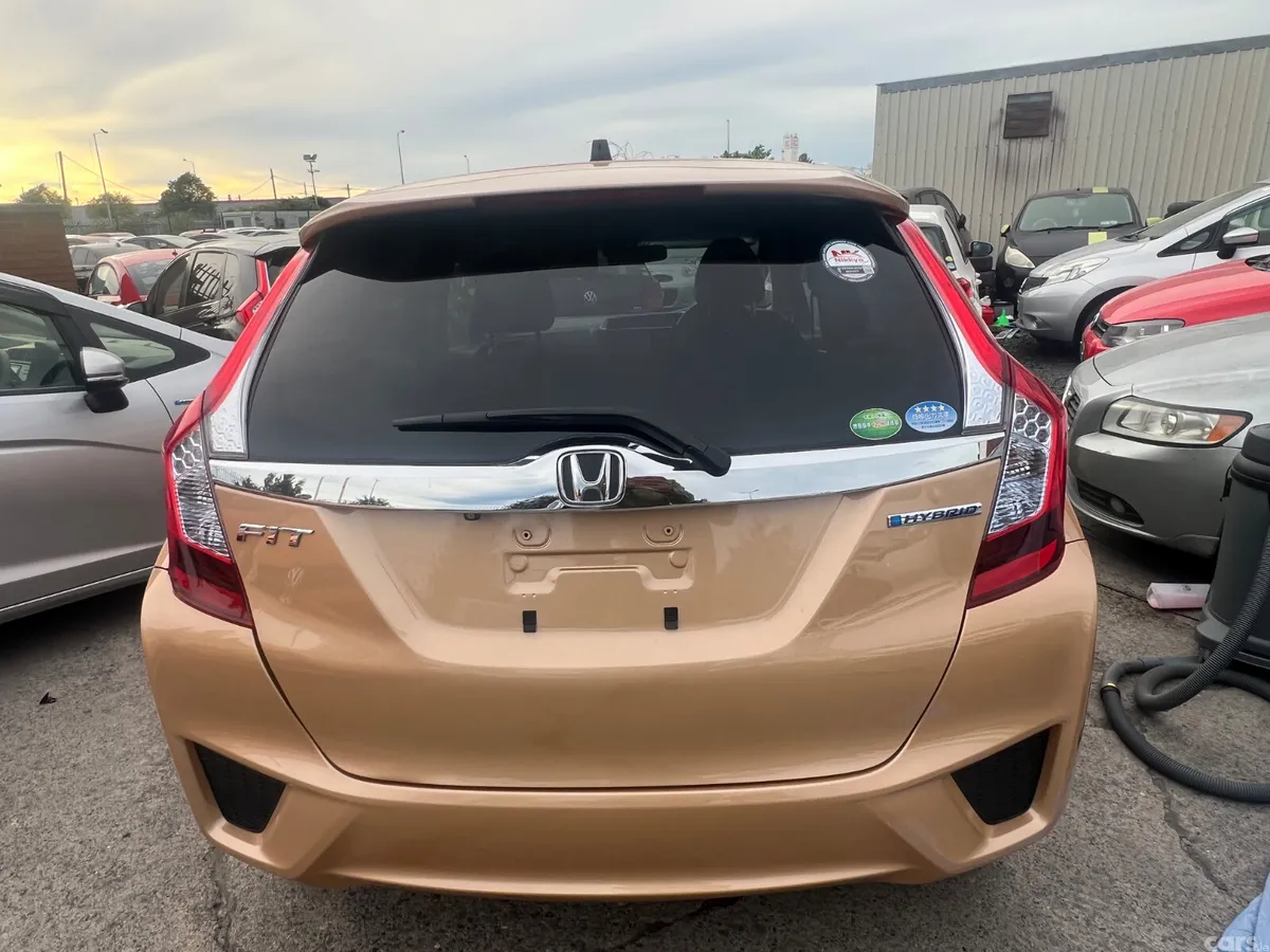 Honda Fit Hatchback, Petrol, 2014, Gold