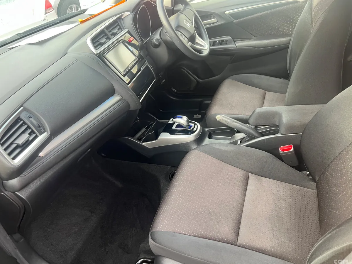 Honda Fit Hatchback, Petrol, 2014, Gold