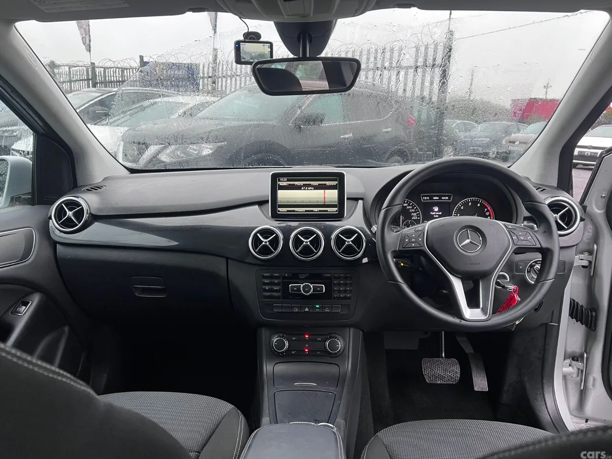 Mercedes-Benz B-Class Hatchback, Petrol, 2013, Silver