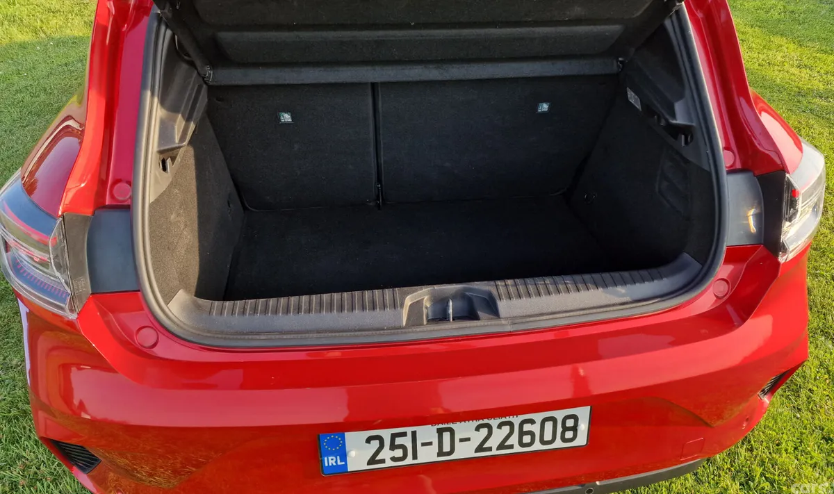 Renault Clio Hatchback, Petrol Hybrid, 2025, Red