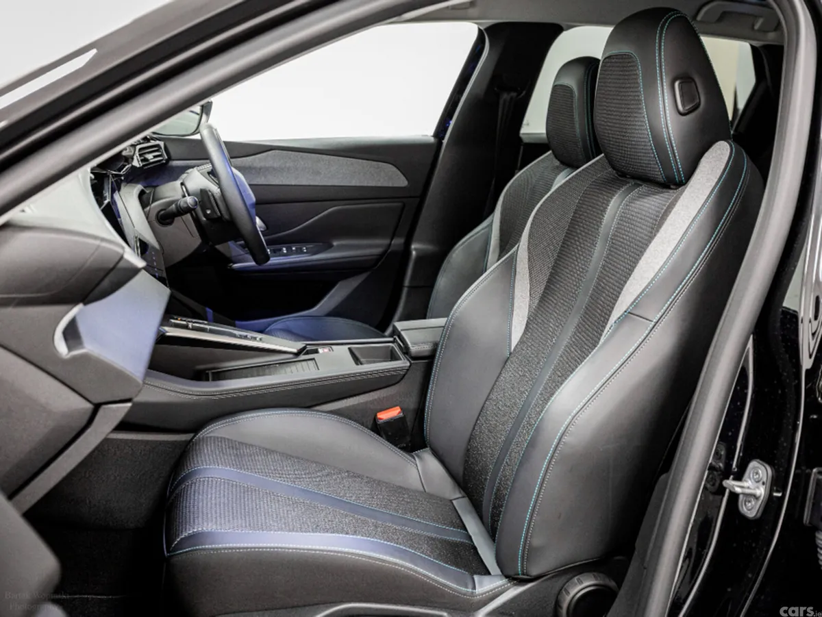 Peugeot 308 Estate, Petrol Plug-in Hybrid, 2024, Black