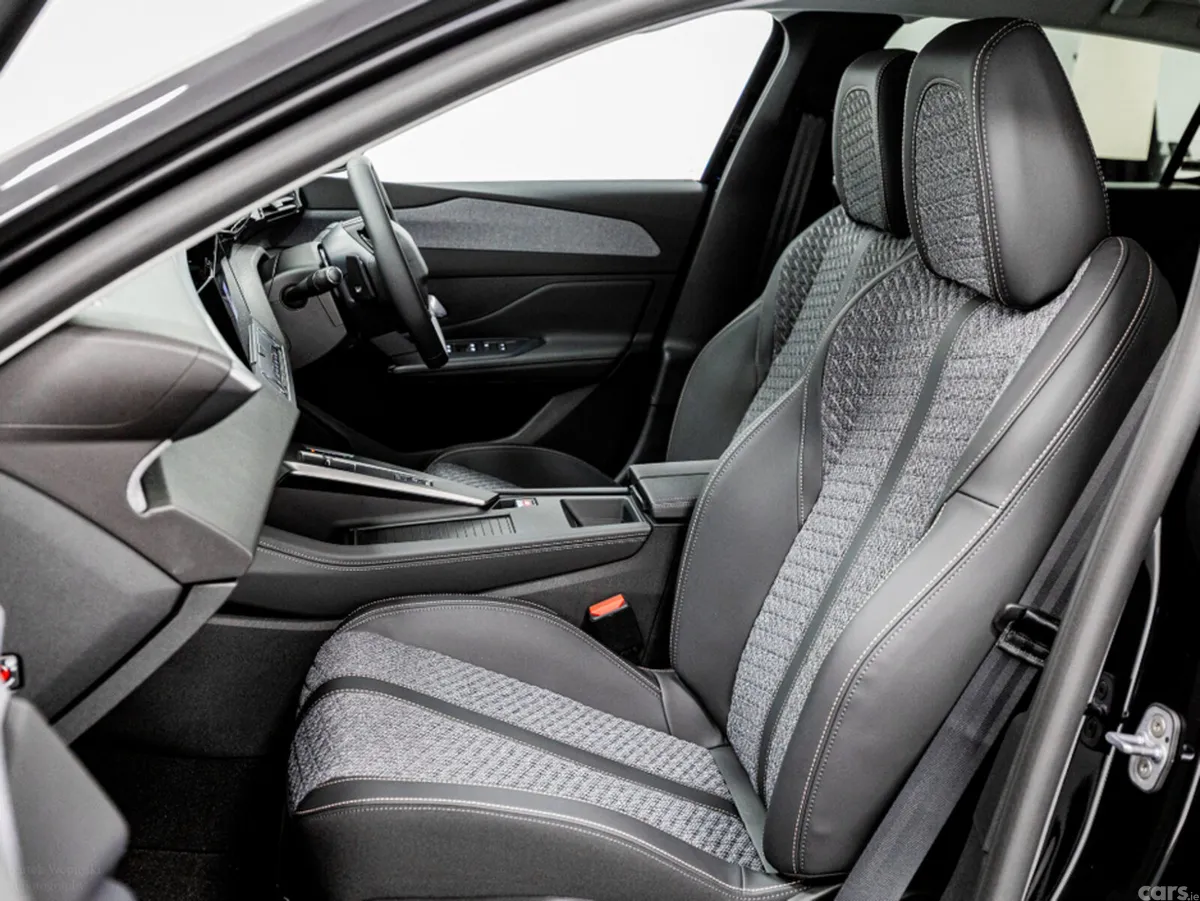 Peugeot 308 Hatchback, Diesel, 2026, Black