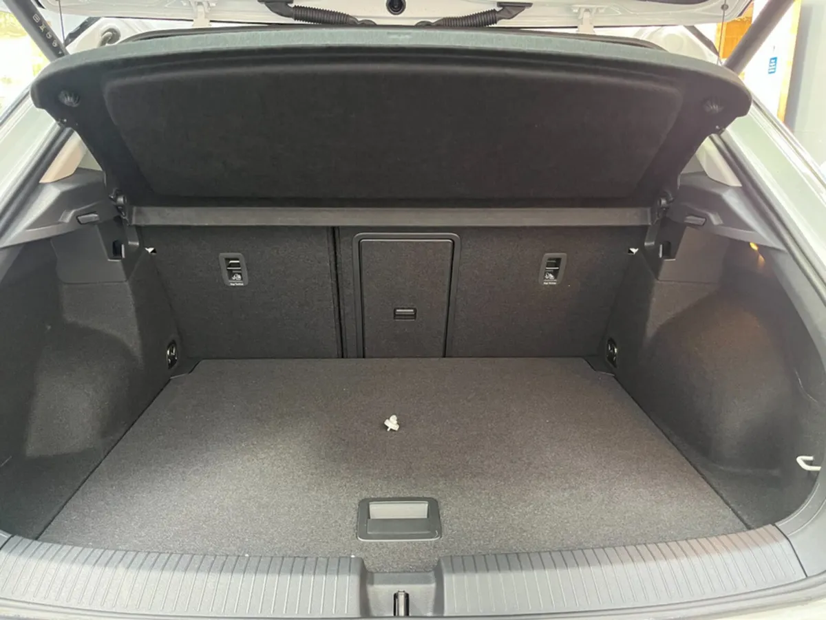 Volkswagen T-Roc SUV, Diesel, 2024, White