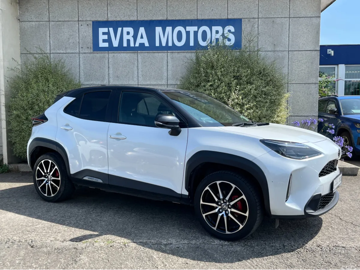 Toyota Yaris Cross SUV, Petrol Hybrid, 2023, White