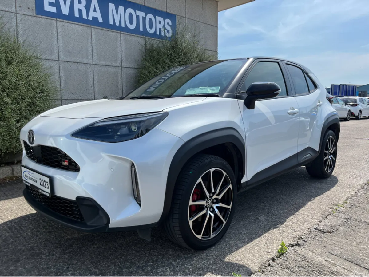 Toyota Yaris Cross SUV, Petrol Hybrid, 2023, White