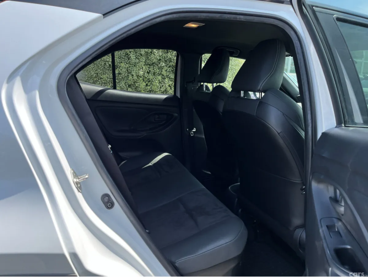 Toyota Yaris Cross SUV, Petrol Hybrid, 2023, White