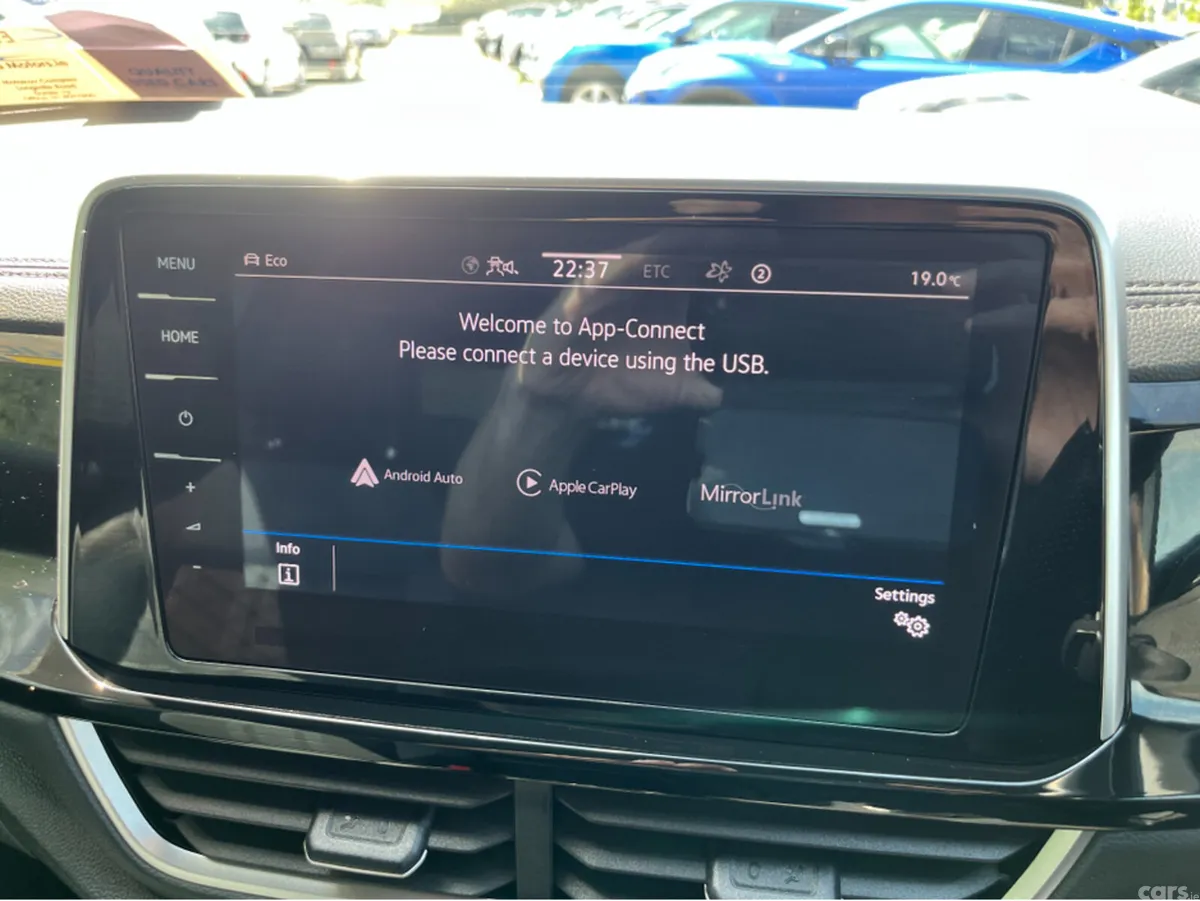 Volkswagen T-Roc SUV, Diesel, 2023, White
