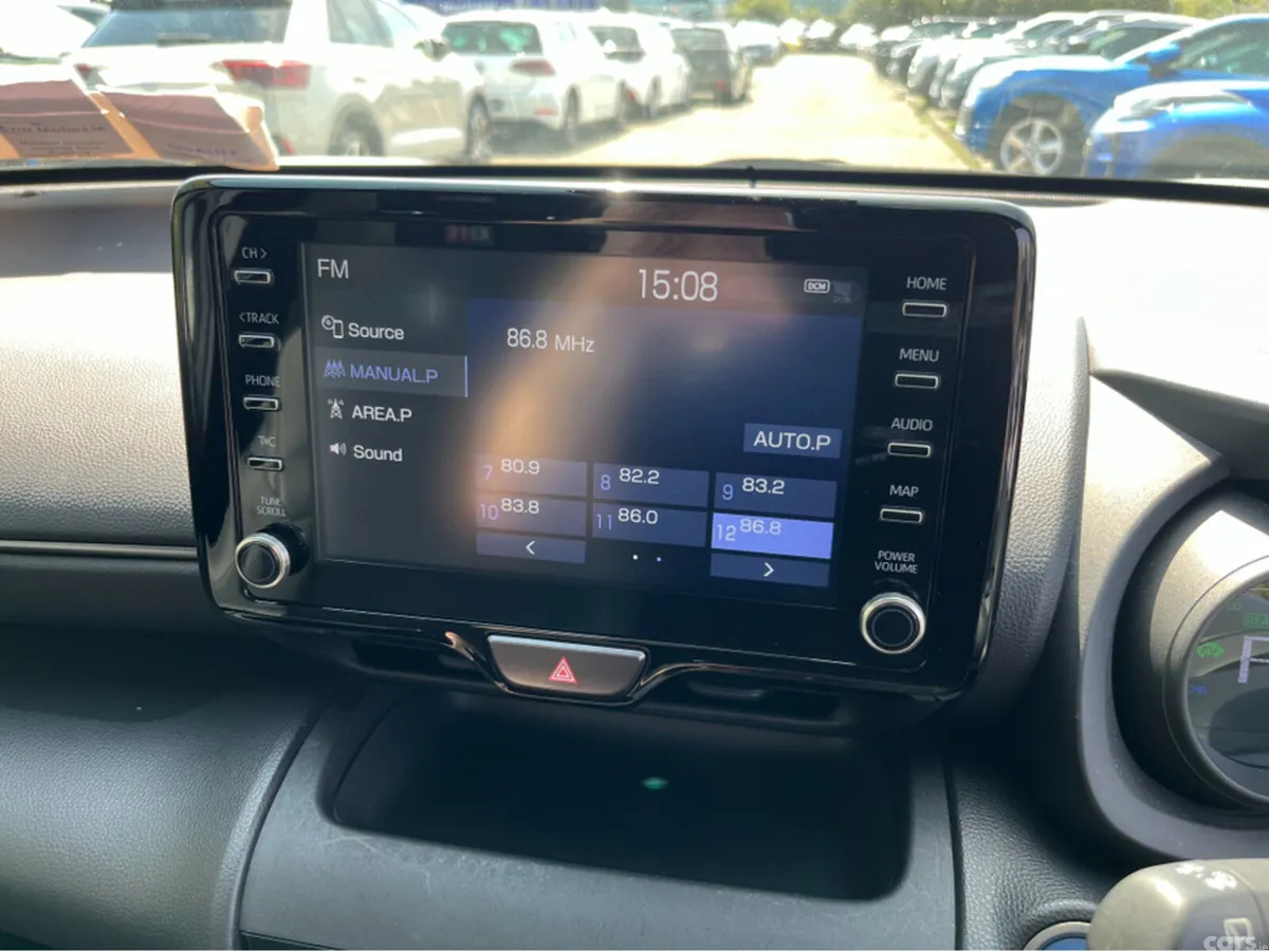 Toyota Yaris Cross SUV, Petrol Hybrid, 2023, White