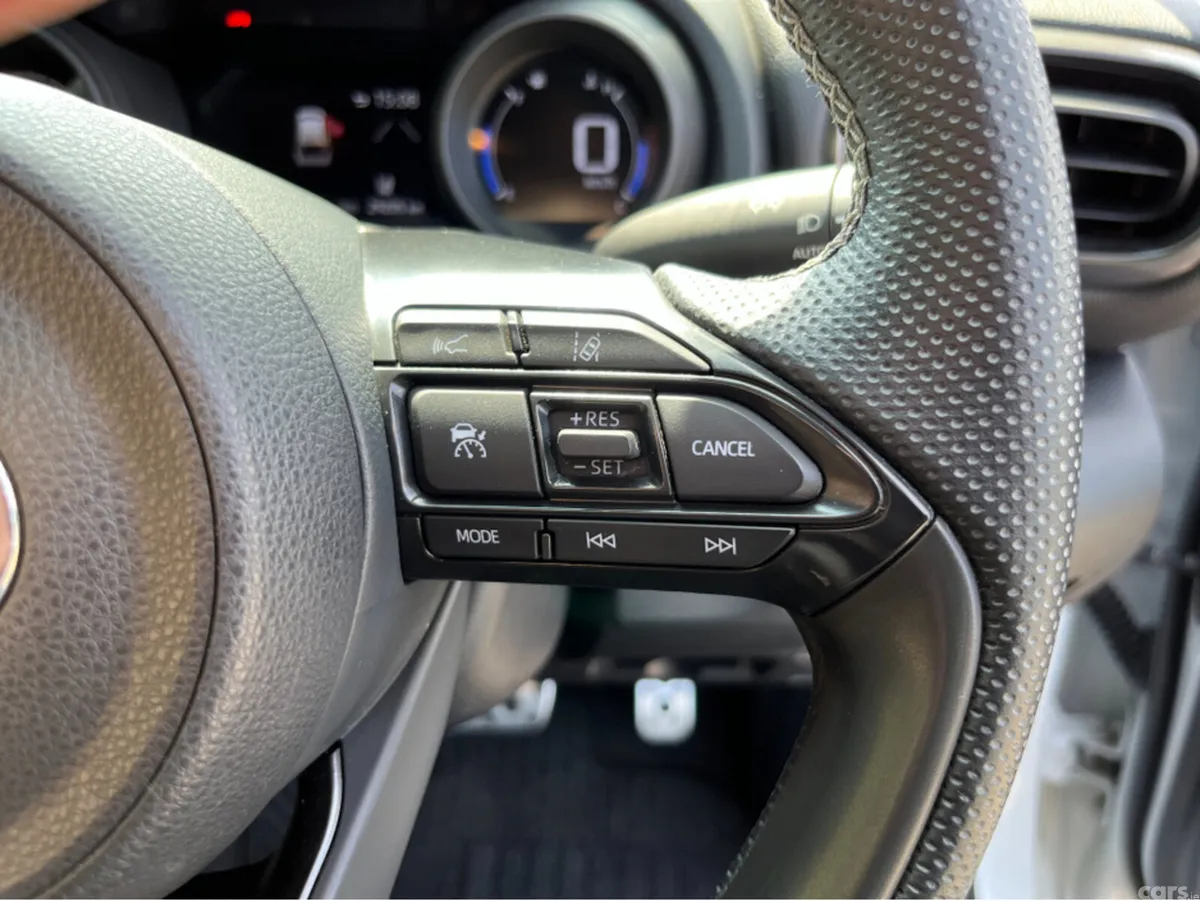 Toyota Yaris Cross SUV, Petrol Hybrid, 2023, White