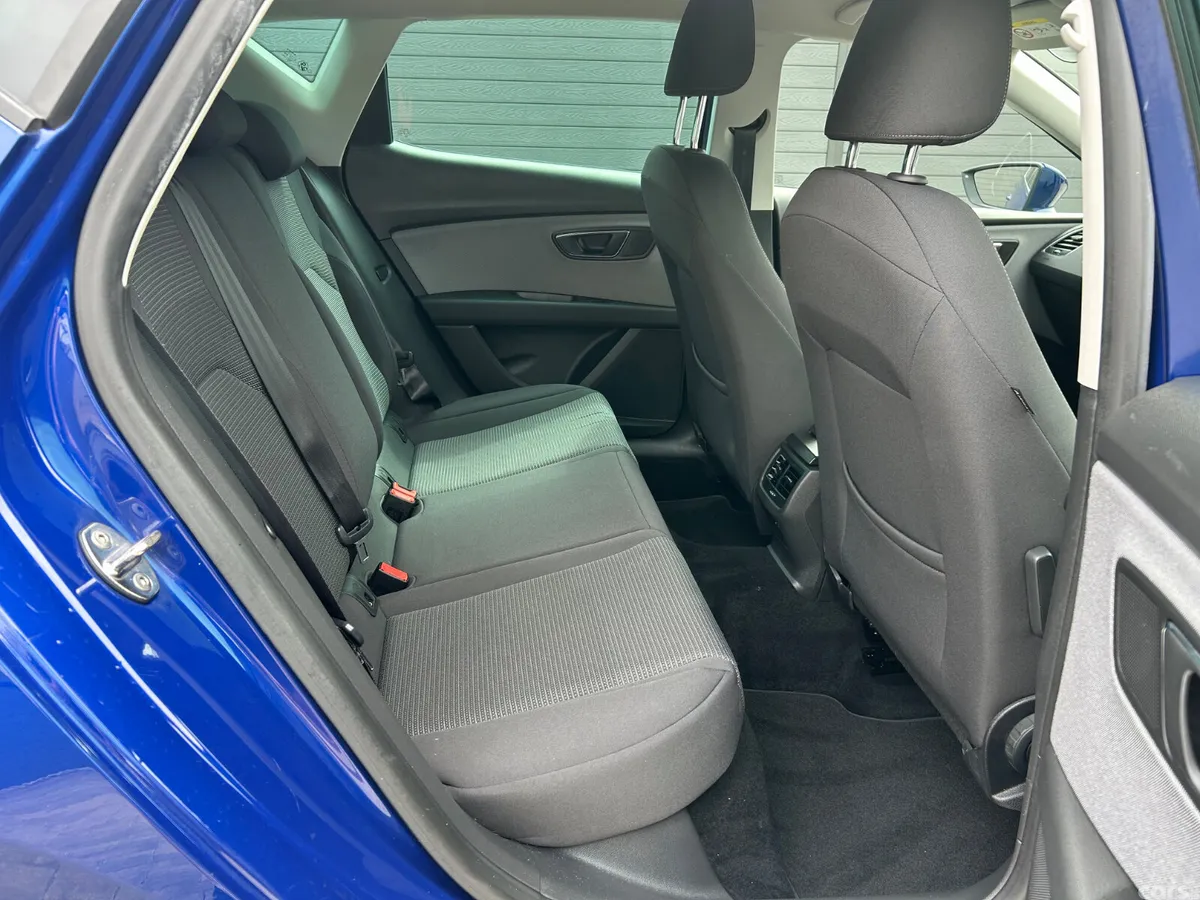 SEAT Leon Hatchback, Diesel, 2019, Blue