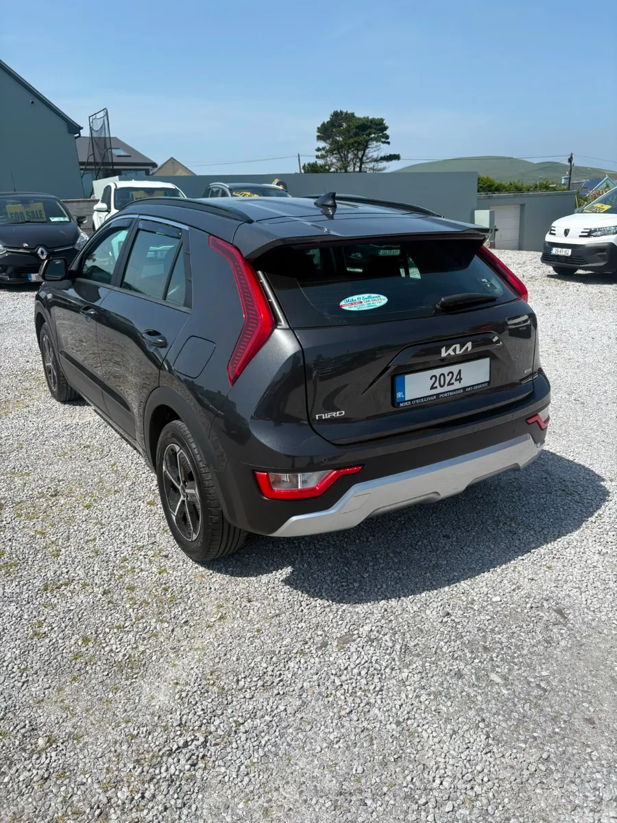 Kia Niro SUV, Petrol Hybrid, 2024, Grey