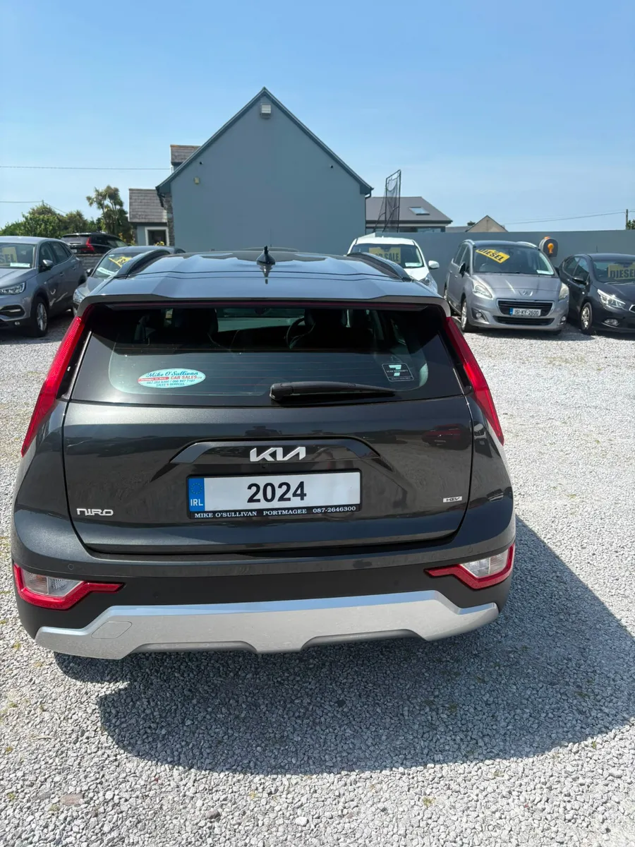Kia Niro SUV, Petrol Hybrid, 2024, Grey