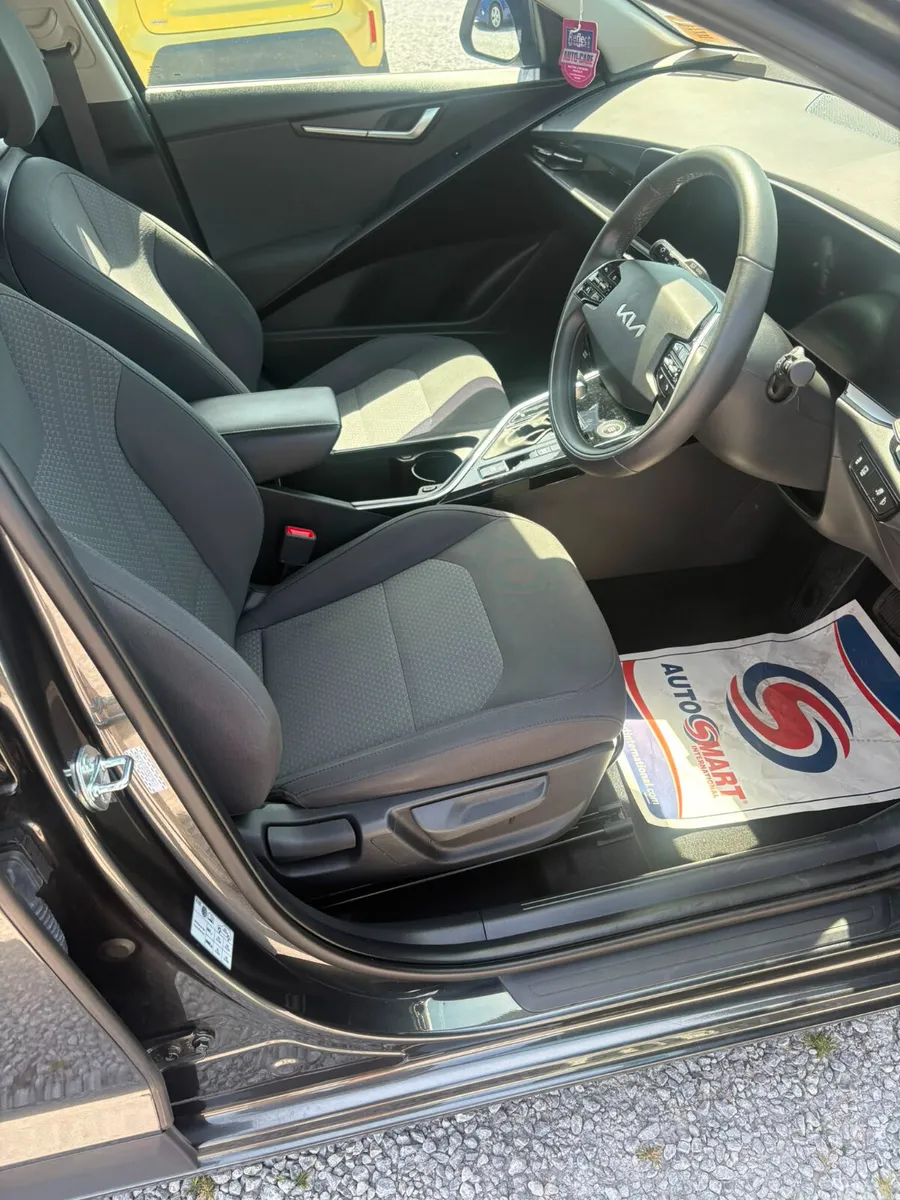 Kia Niro SUV, Petrol Hybrid, 2024, Grey
