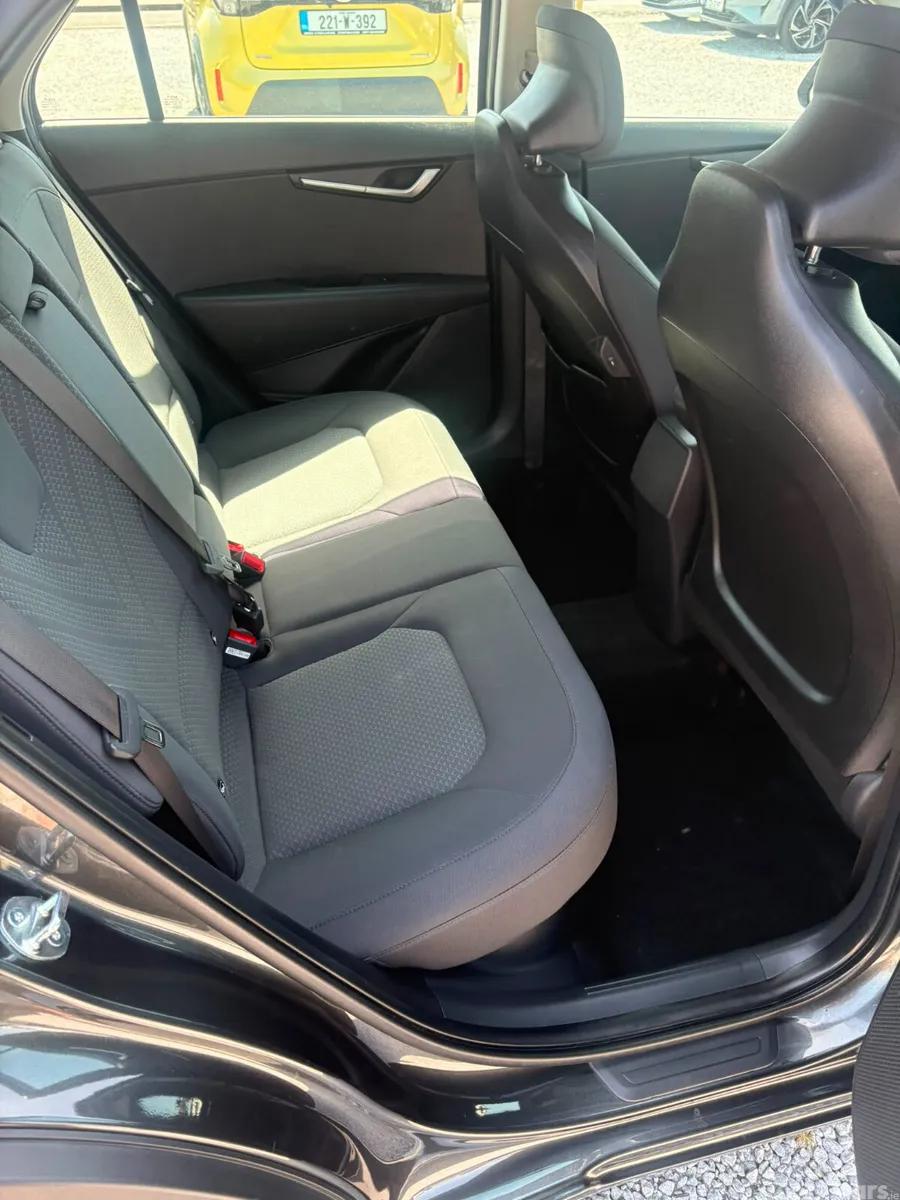 Kia Niro SUV, Petrol Hybrid, 2024, Grey