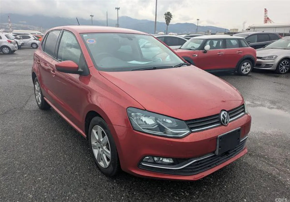 Volkswagen Polo Hatchback, Petrol, 2014, Red