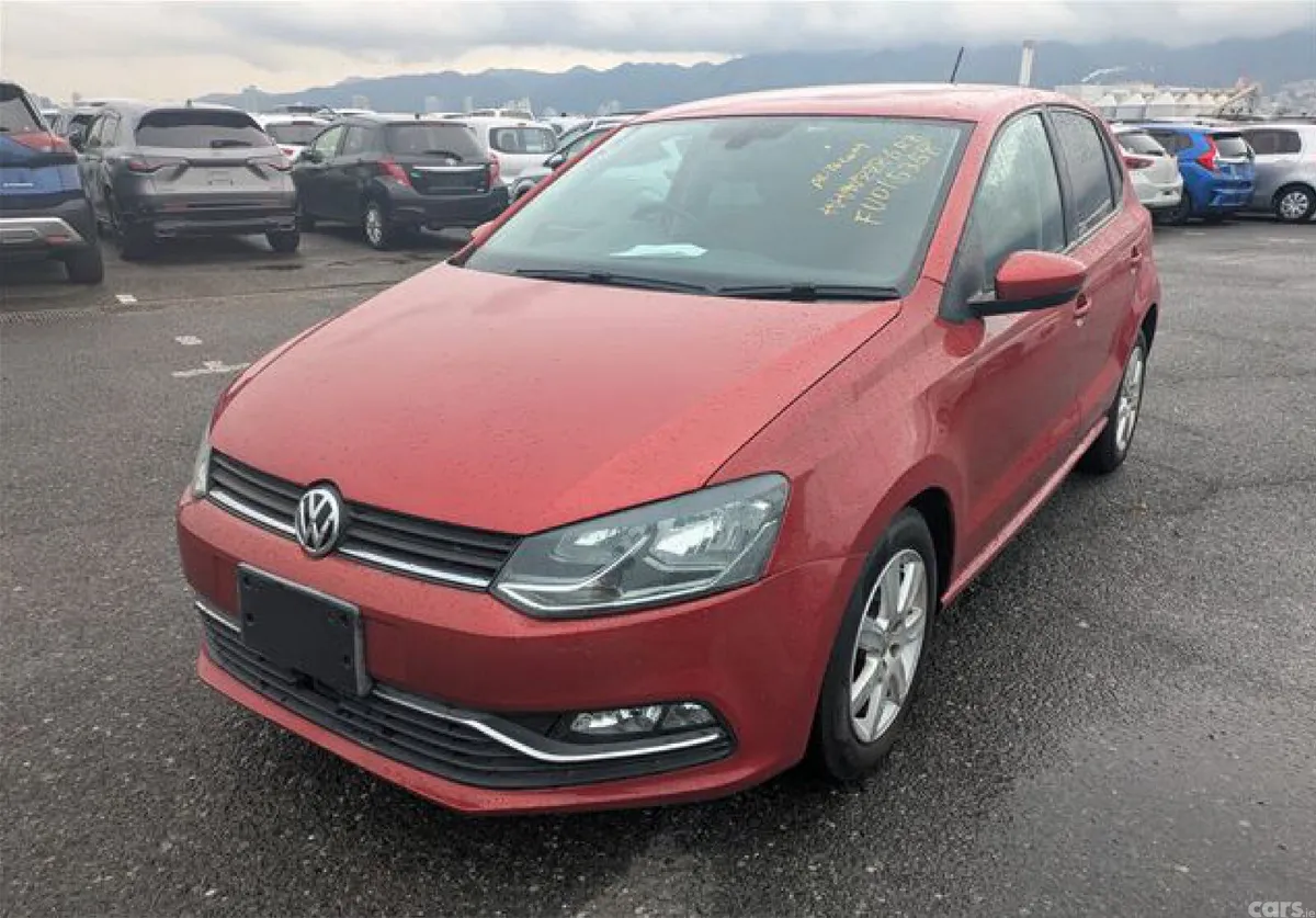 Volkswagen Polo Hatchback, Petrol, 2014, Red