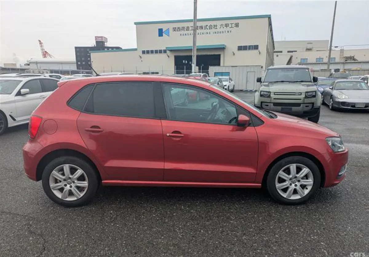 Volkswagen Polo Hatchback, Petrol, 2014, Red