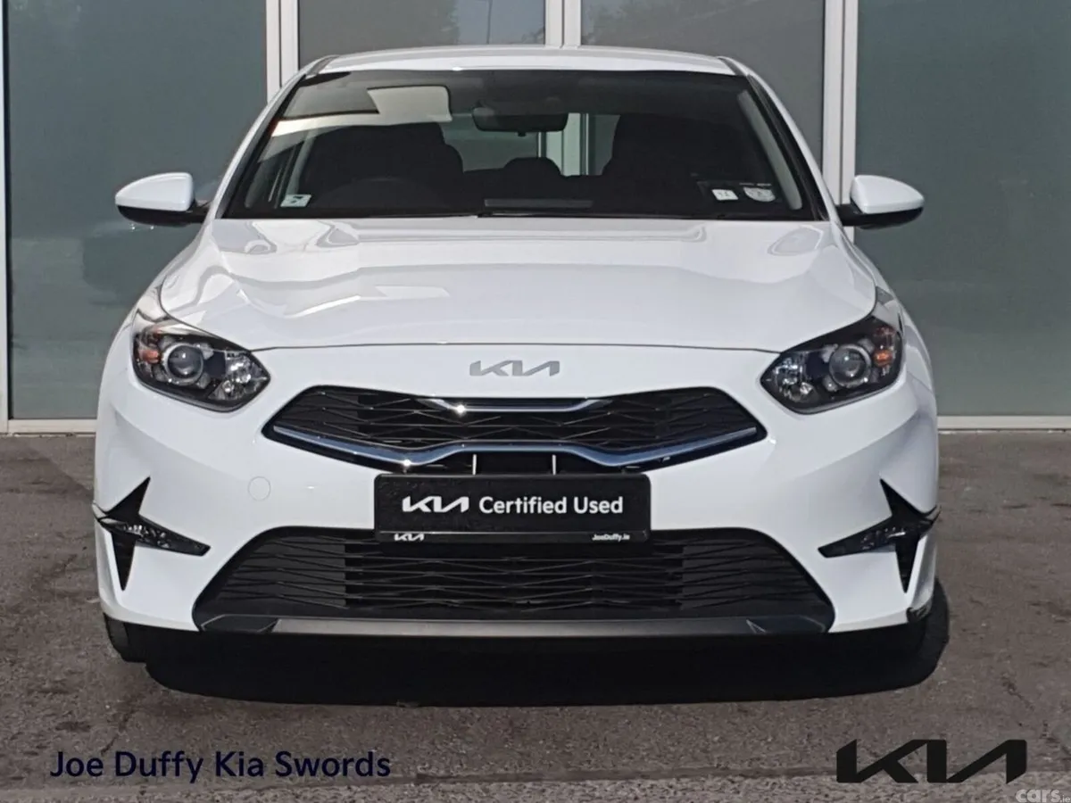 Kia Ceed Hatchback, Diesel Hybrid, 2023, White