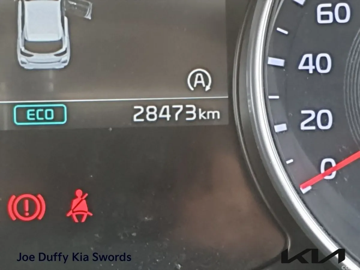 Kia Ceed Hatchback, Diesel Hybrid, 2023, White