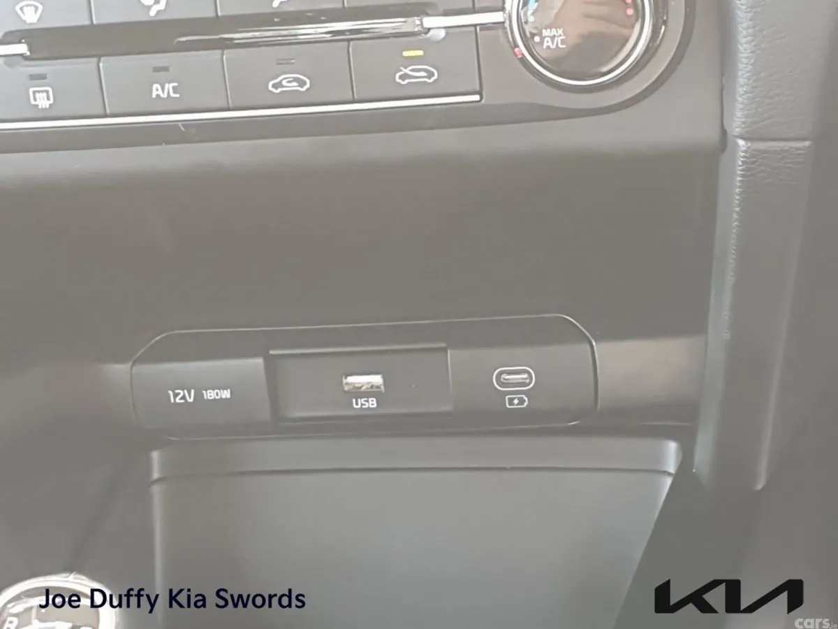 Kia Ceed Hatchback, Diesel Hybrid, 2023, White