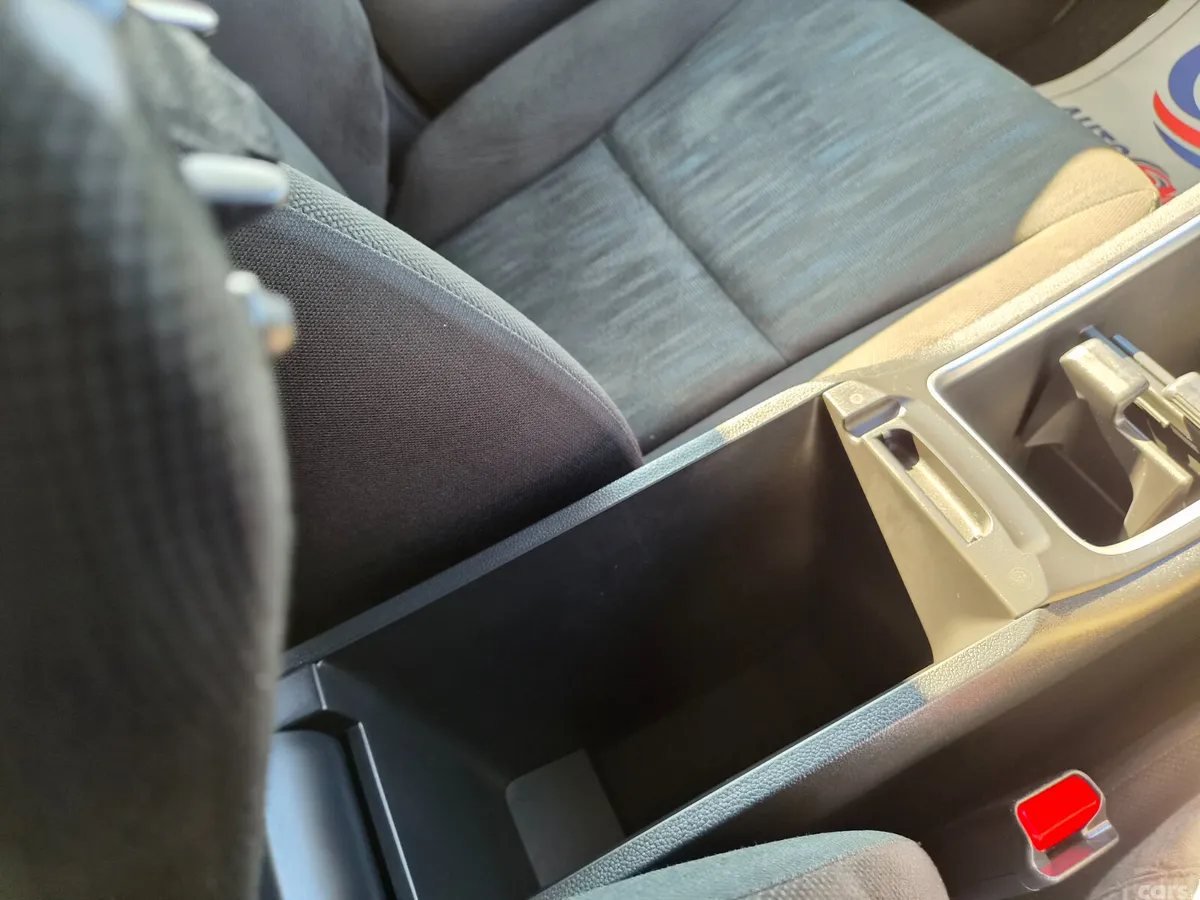 Honda Shuttle Estate, Petrol Hybrid, 2020, White