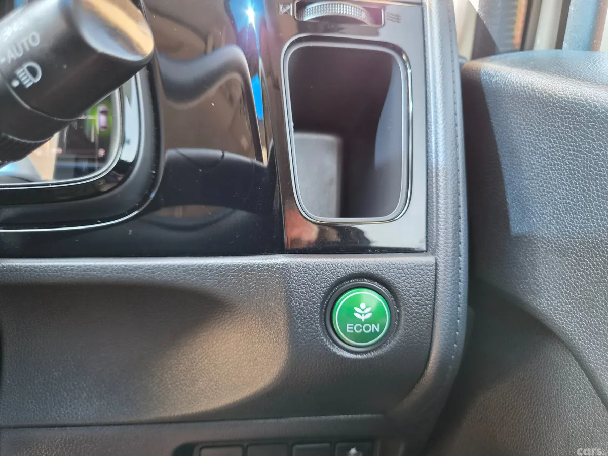 Honda Shuttle Estate, Petrol Hybrid, 2020, White