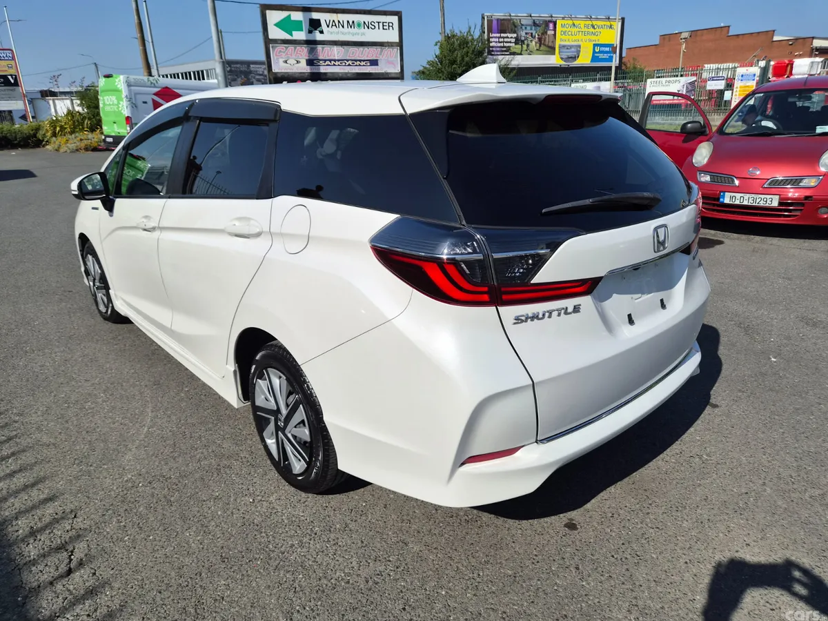 Honda Shuttle Estate, Petrol Hybrid, 2020, White