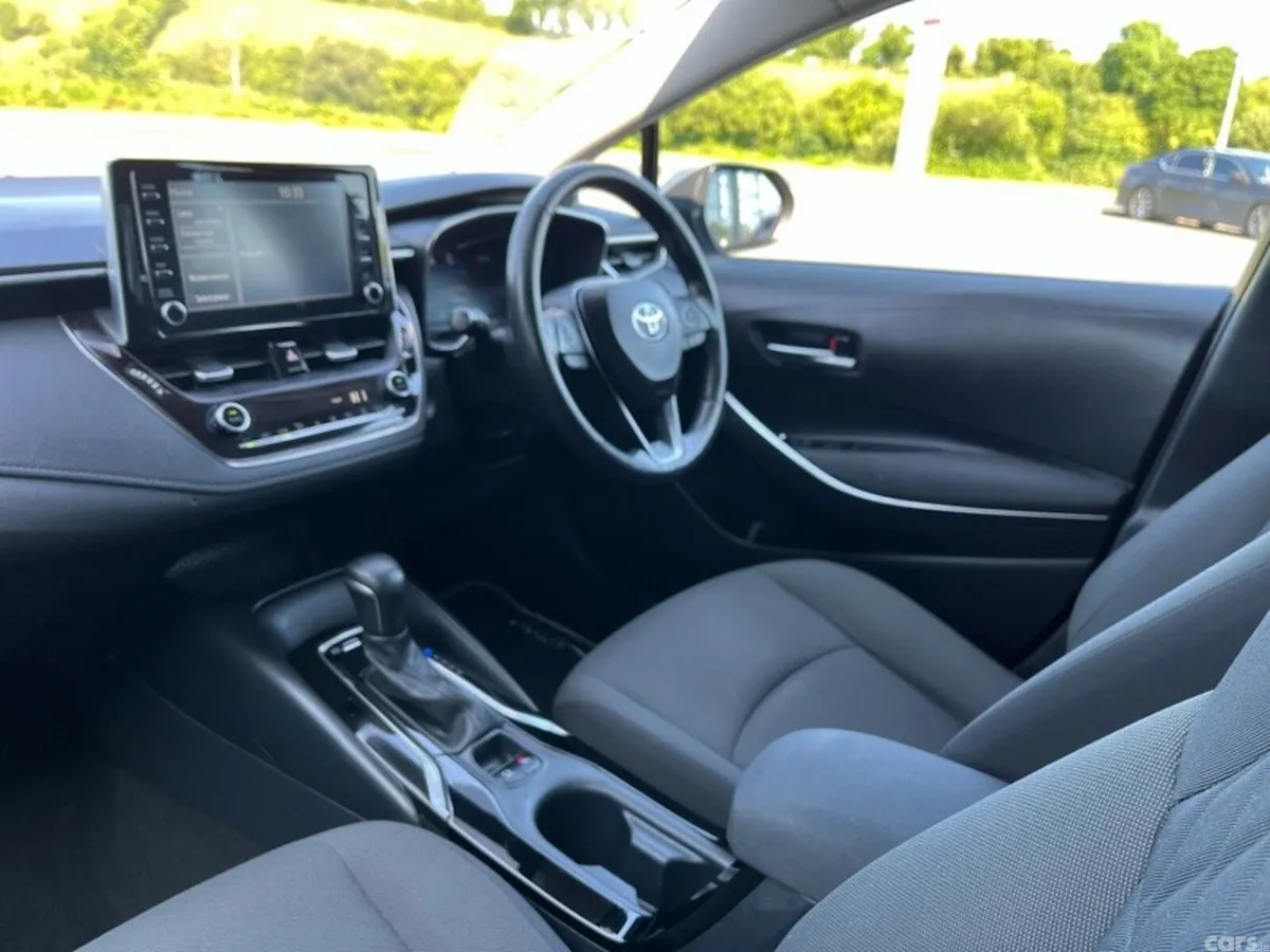 Toyota Corolla Saloon, Petrol Hybrid, 2019, Grey