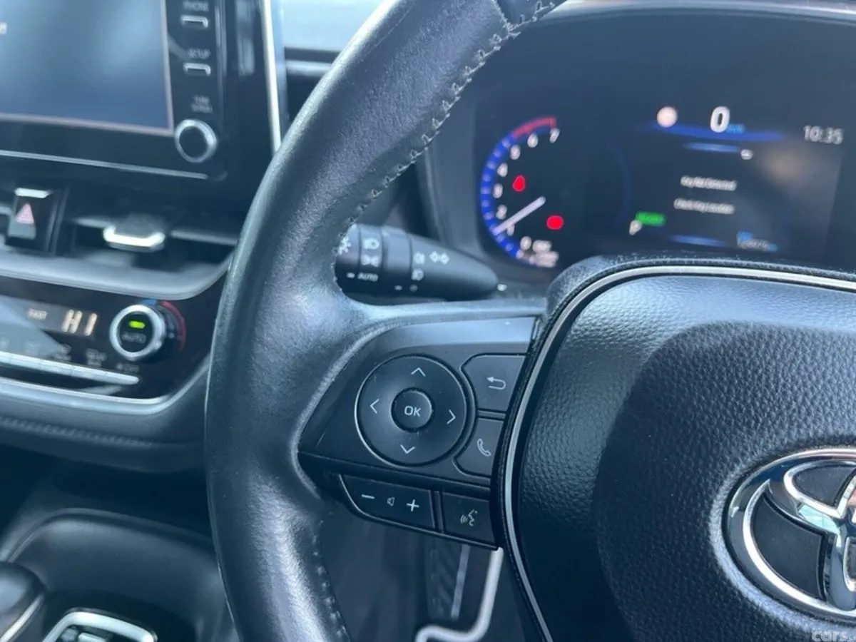 Toyota Corolla Saloon, Petrol Hybrid, 2019, Grey