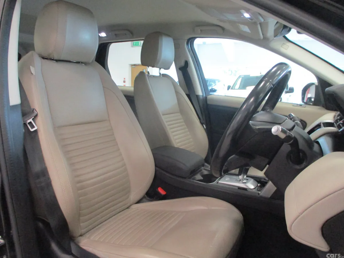 Land Rover Discovery Sport SUV, Petrol Plug-in Hybrid, 2022, Black