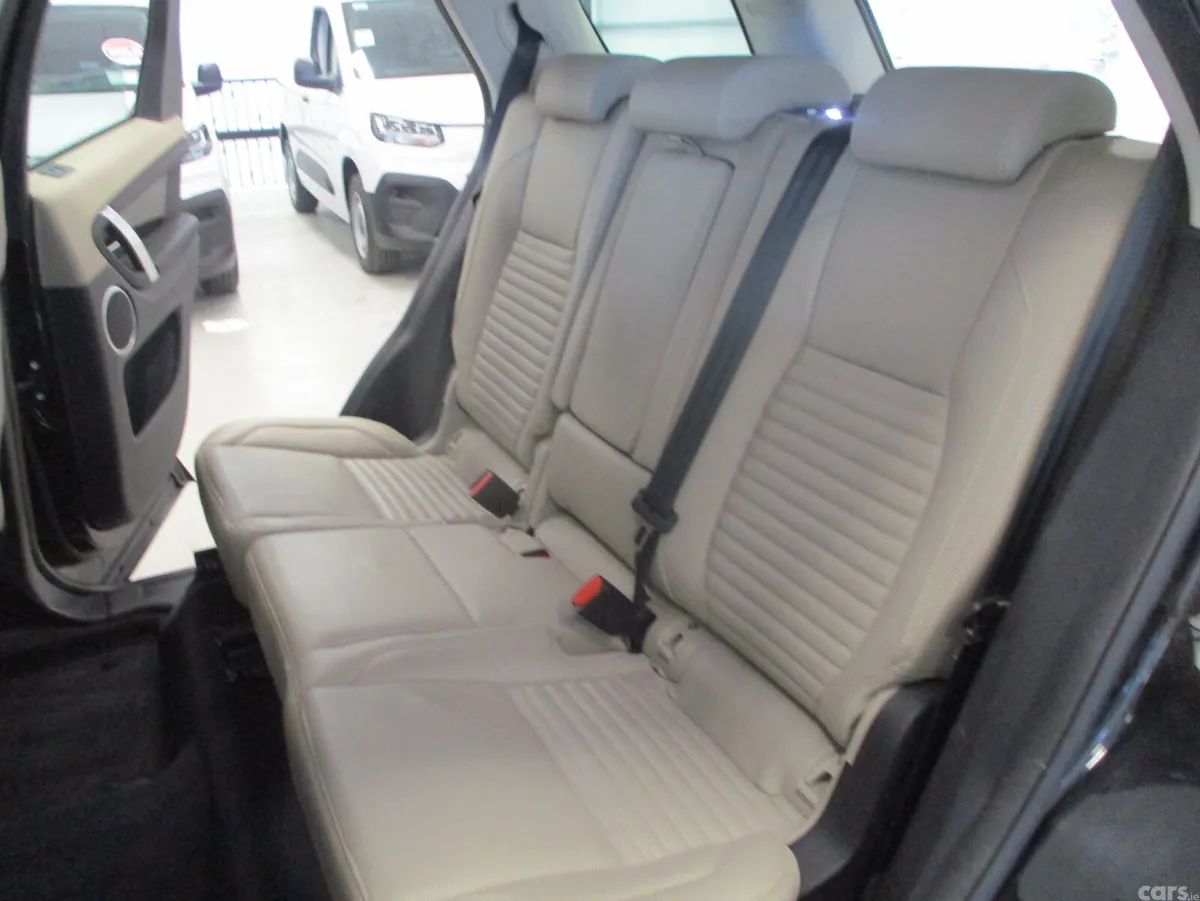 Land Rover Discovery Sport SUV, Petrol Plug-in Hybrid, 2022, Black