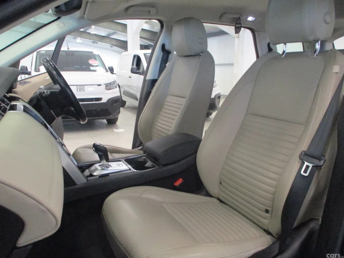 Land Rover Discovery Sport SUV, Petrol Plug-in Hybrid, 2022, Black