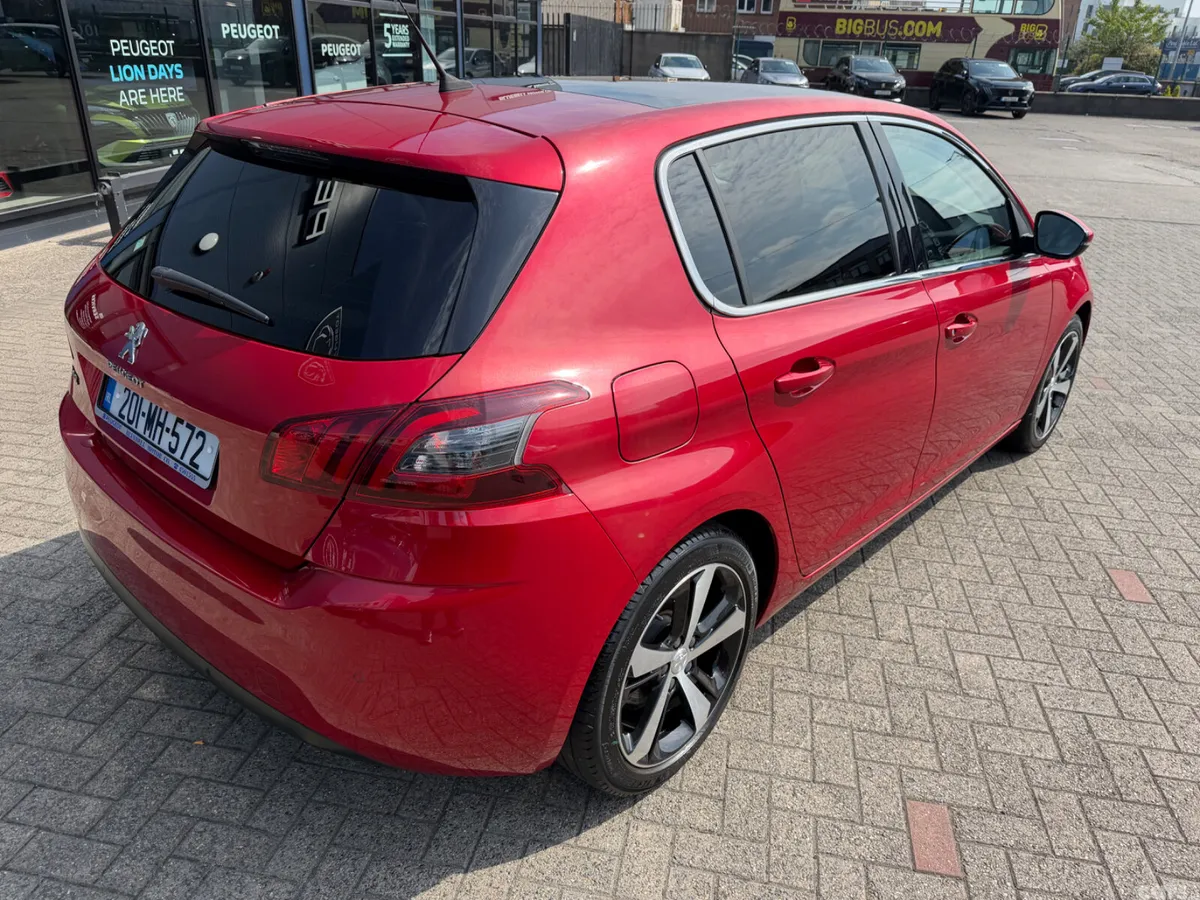 Peugeot 308 Hatchback, Petrol, 2020, Red