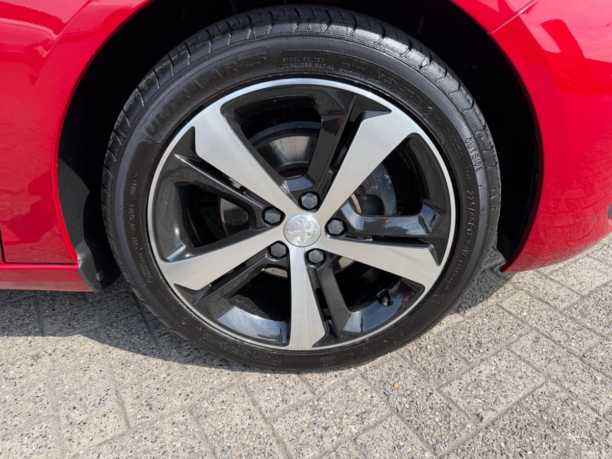 Peugeot 308 Hatchback, Petrol, 2020, Red