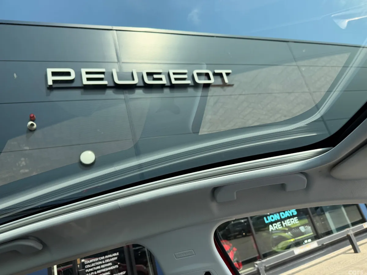Peugeot 308 Hatchback, Petrol, 2020, Red