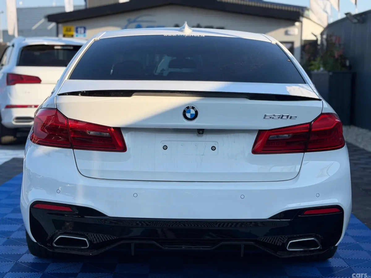 BMW 5-Series Saloon, Petrol Plug-in Hybrid, 2018, White