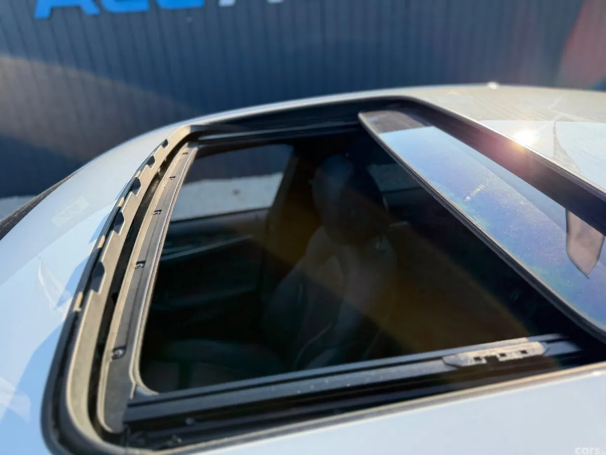 BMW 5-Series Saloon, Petrol Plug-in Hybrid, 2018, White