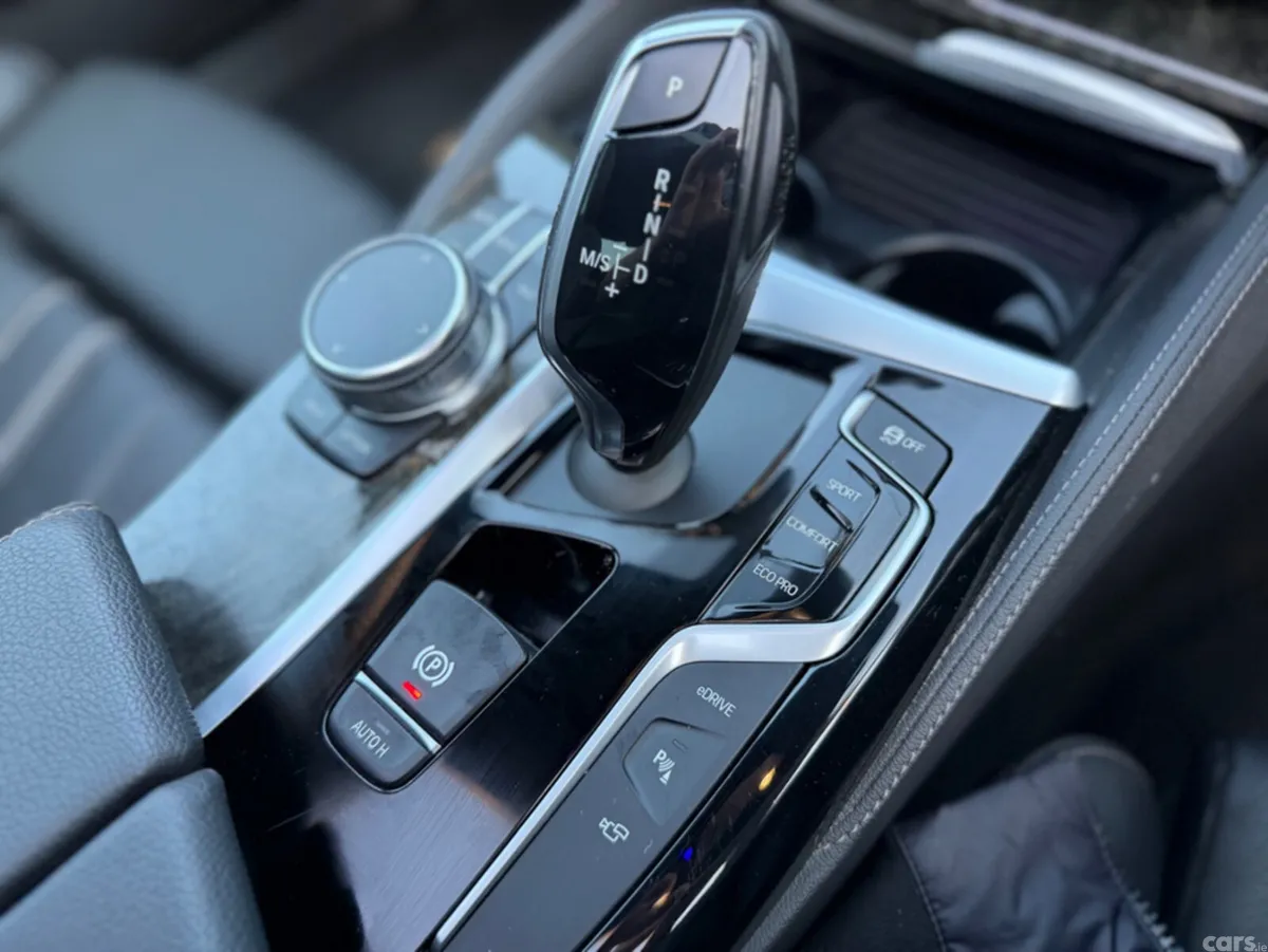 BMW 5-Series Saloon, Petrol Plug-in Hybrid, 2018, White