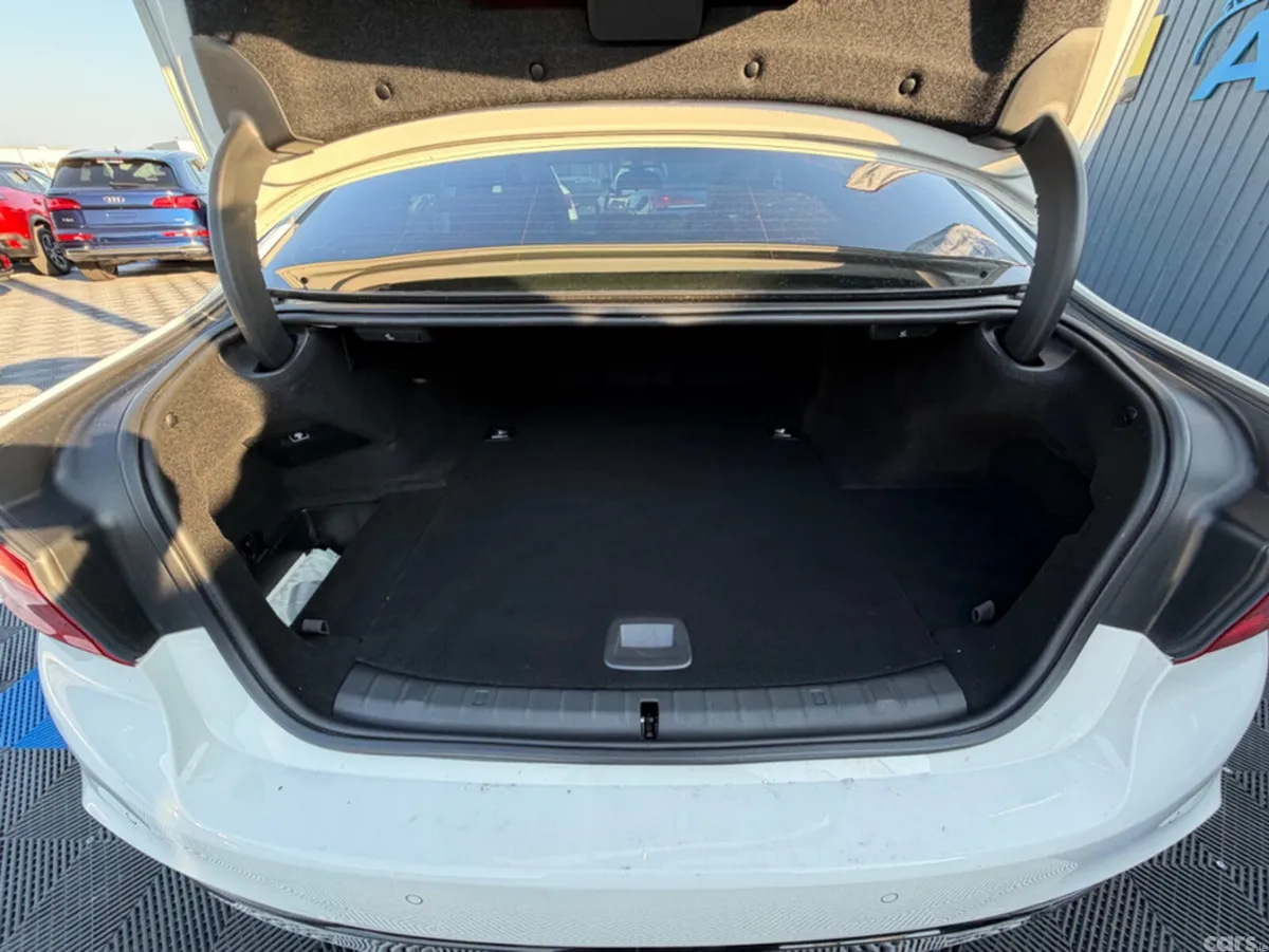 BMW 5-Series Saloon, Petrol Plug-in Hybrid, 2018, White