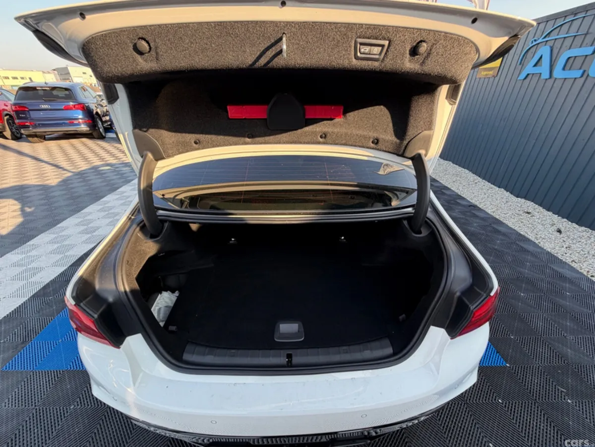 BMW 5-Series Saloon, Petrol Plug-in Hybrid, 2018, White