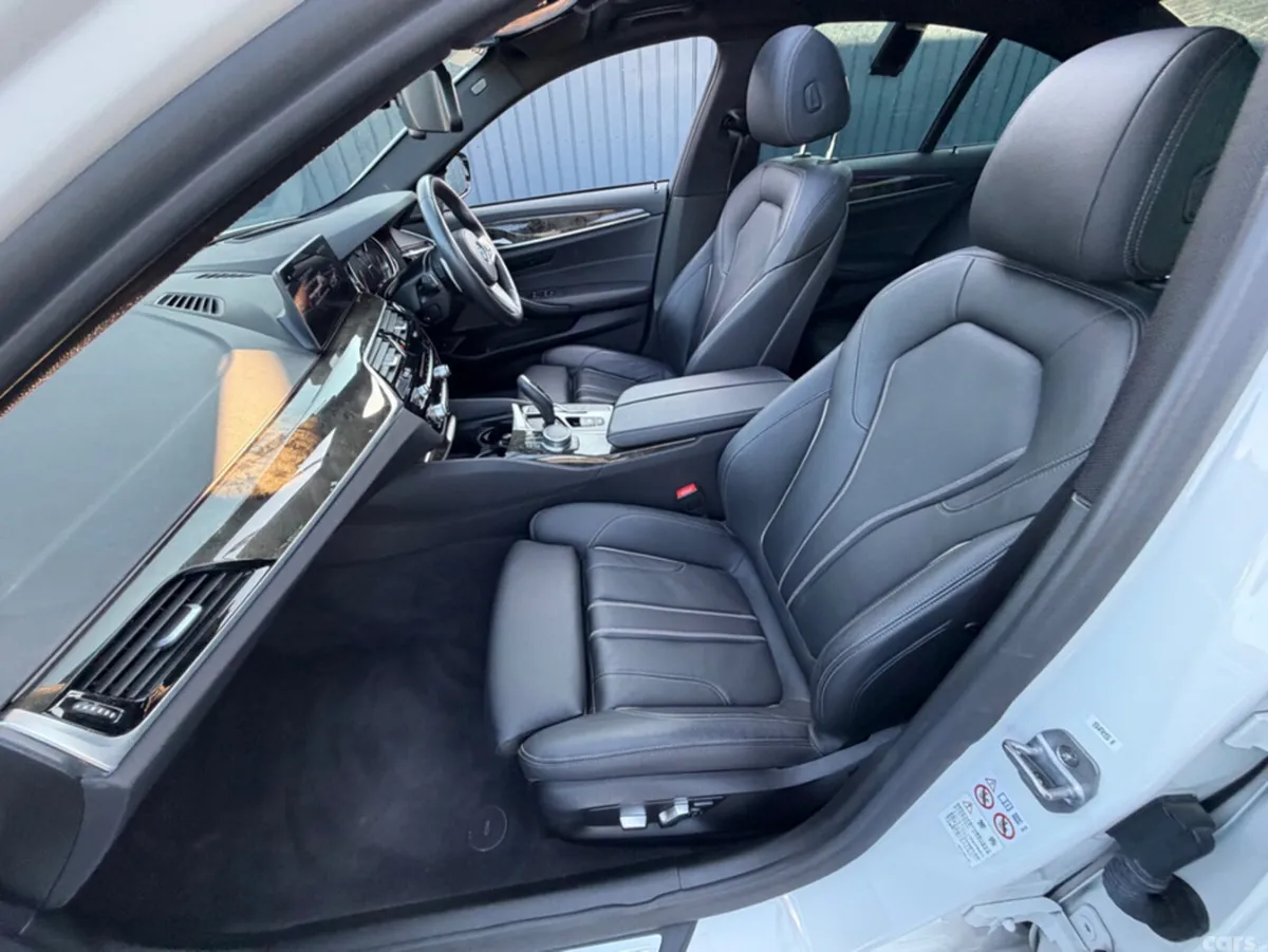 BMW 5-Series Saloon, Petrol Plug-in Hybrid, 2018, White