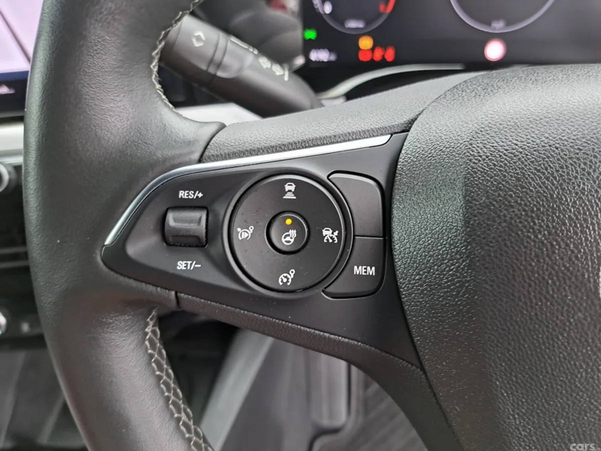 Opel Mokka SUV, Petrol, 2023, Red