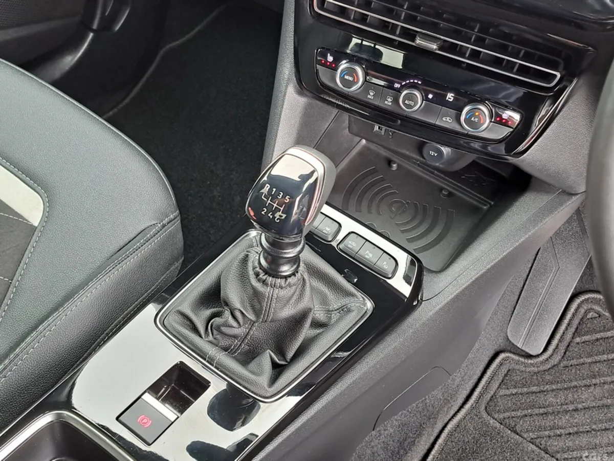Opel Mokka SUV, Petrol, 2023, Red