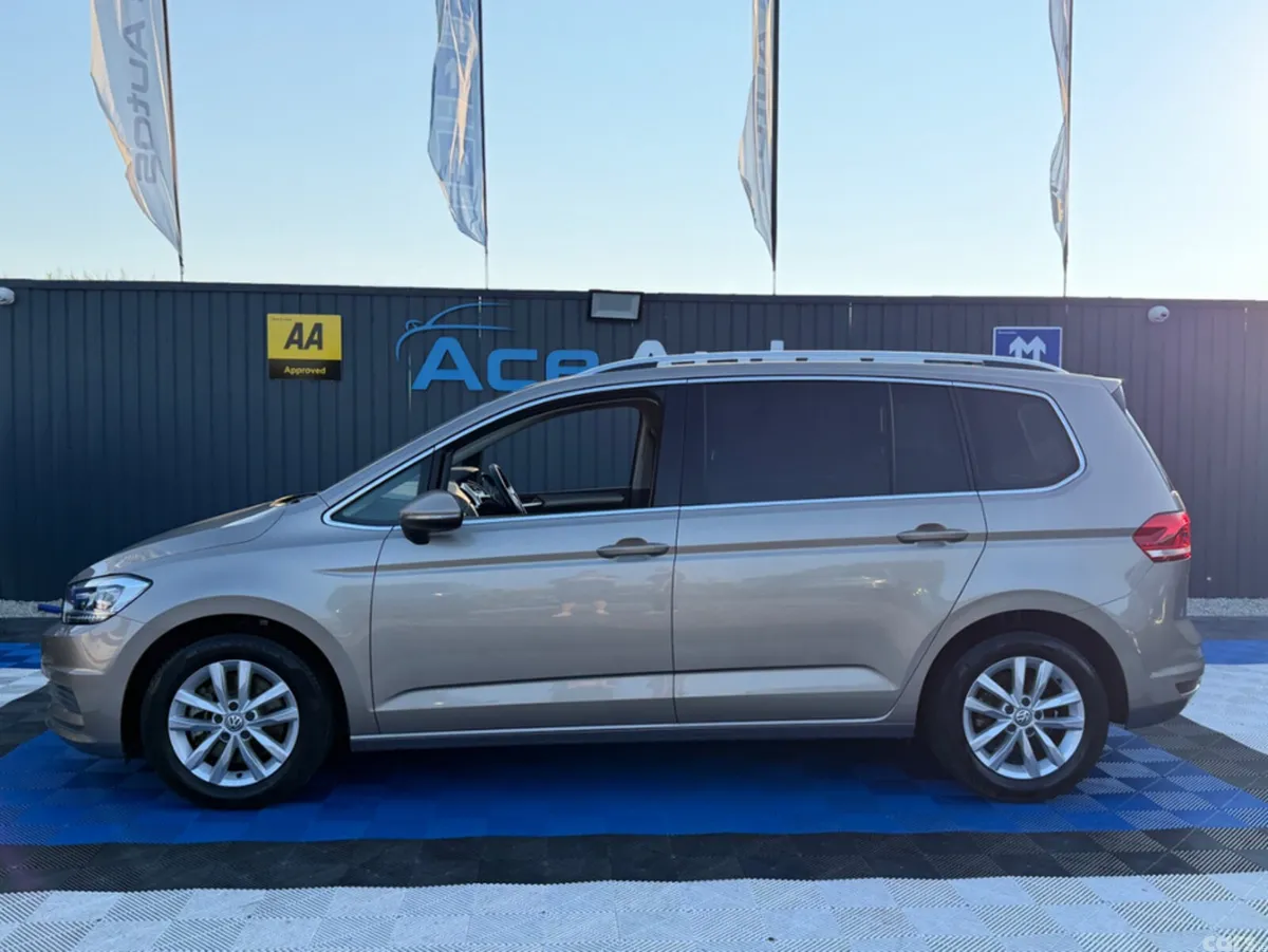 Volkswagen Touran MPV, Diesel, 2019, Beige