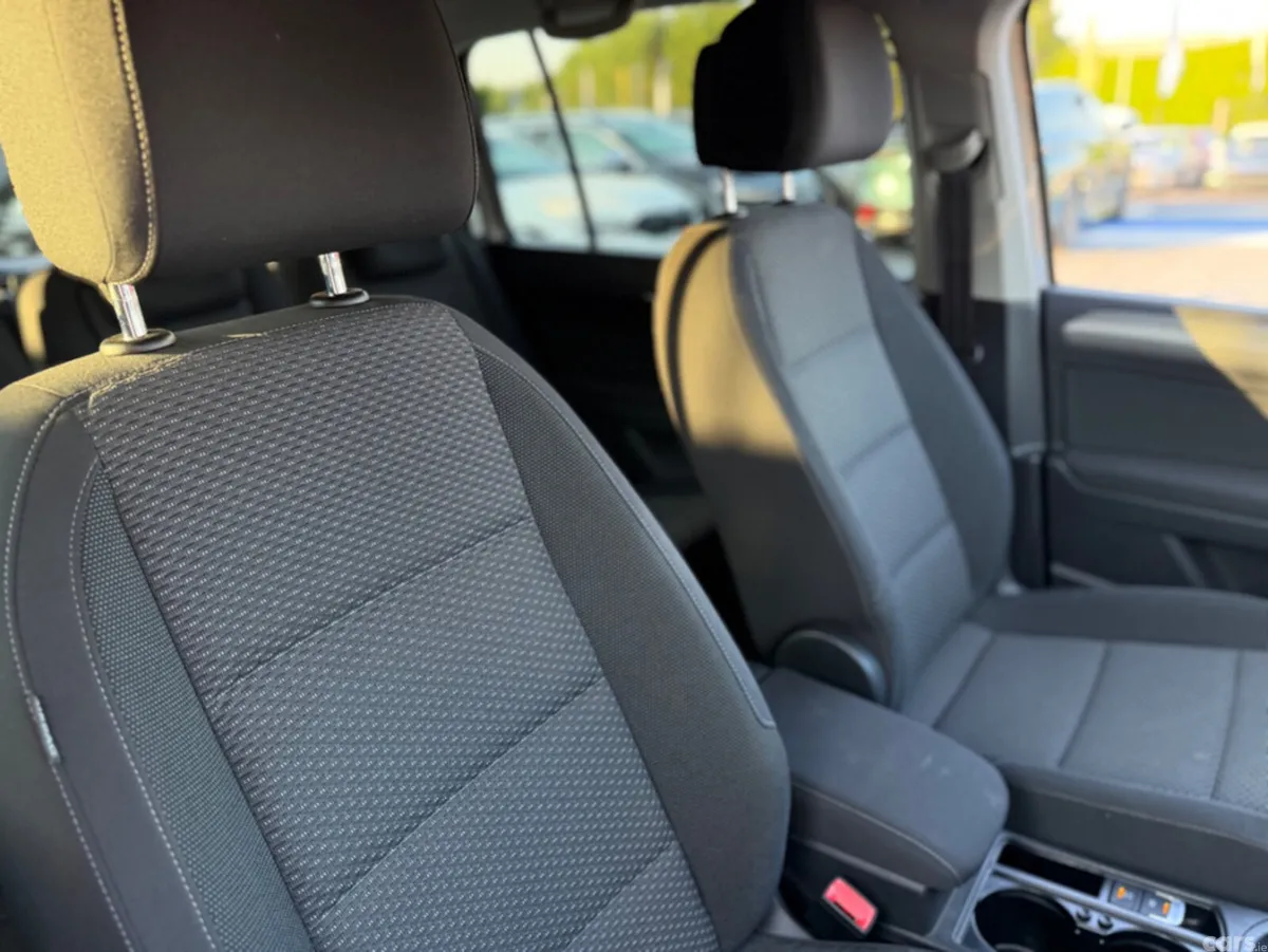 Volkswagen Touran MPV, Diesel, 2019, Beige