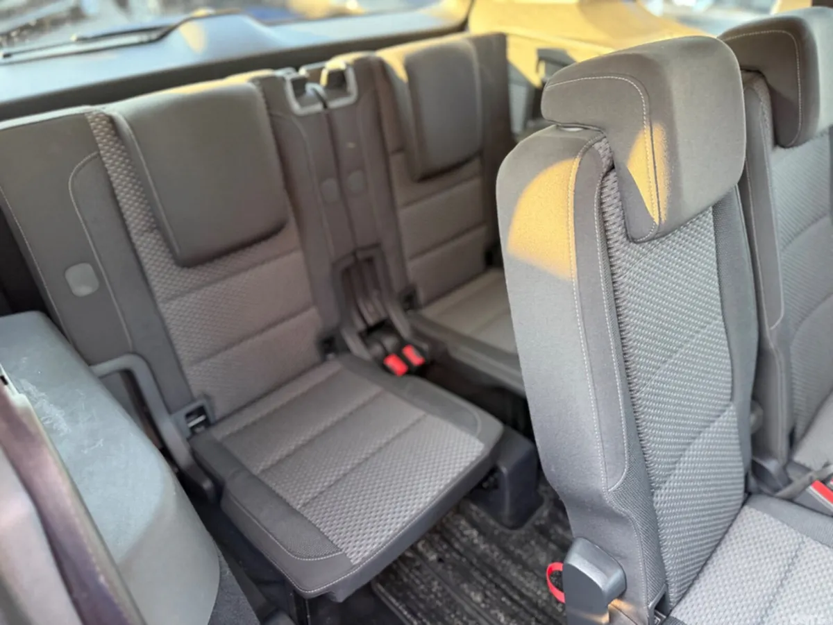 Volkswagen Touran MPV, Diesel, 2019, Beige