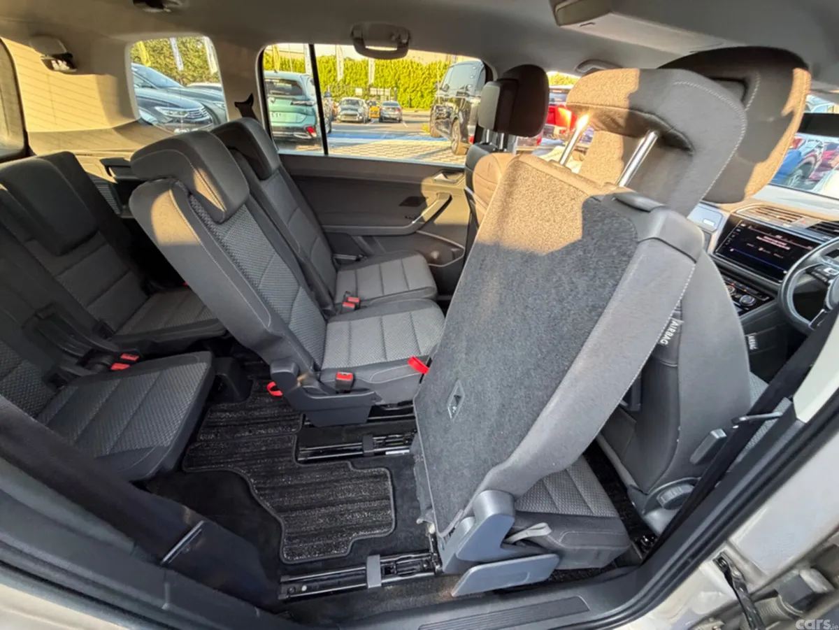 Volkswagen Touran MPV, Diesel, 2019, Beige