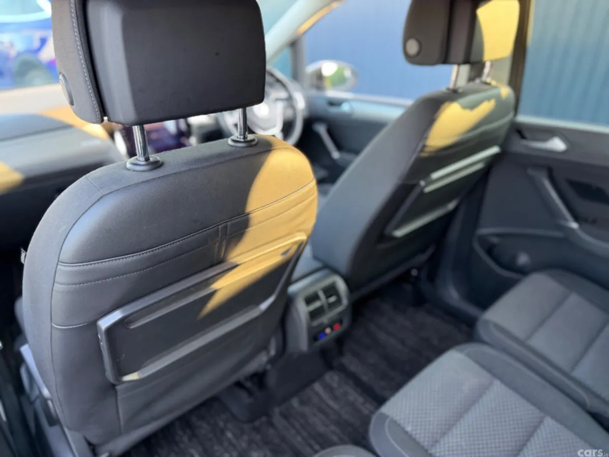 Volkswagen Touran MPV, Diesel, 2019, Beige