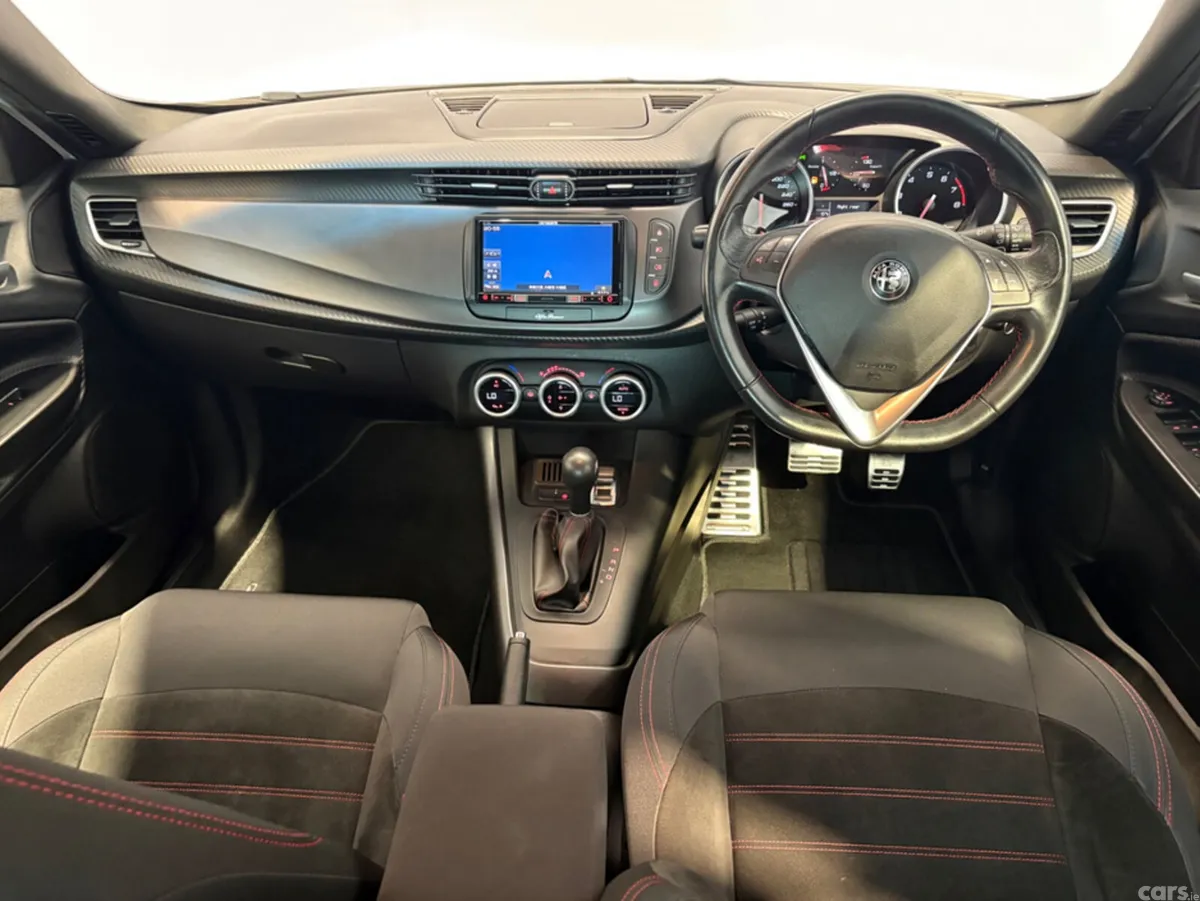 Alfa Romeo Giulietta Hatchback, Petrol, 2017, White