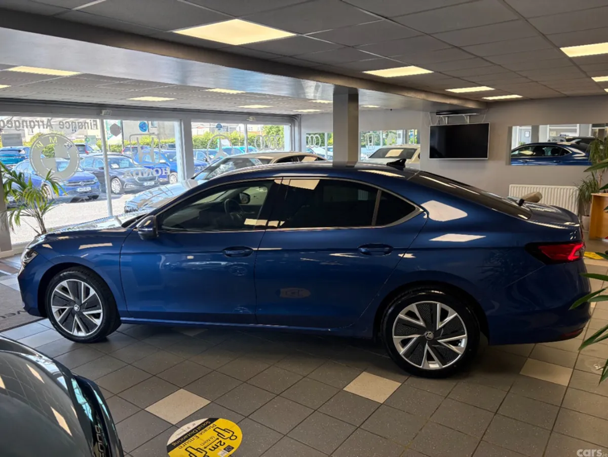 Skoda Superb Hatchback, Diesel, 2024, Blue